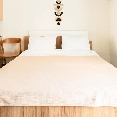Elysee Apartment 9B-3